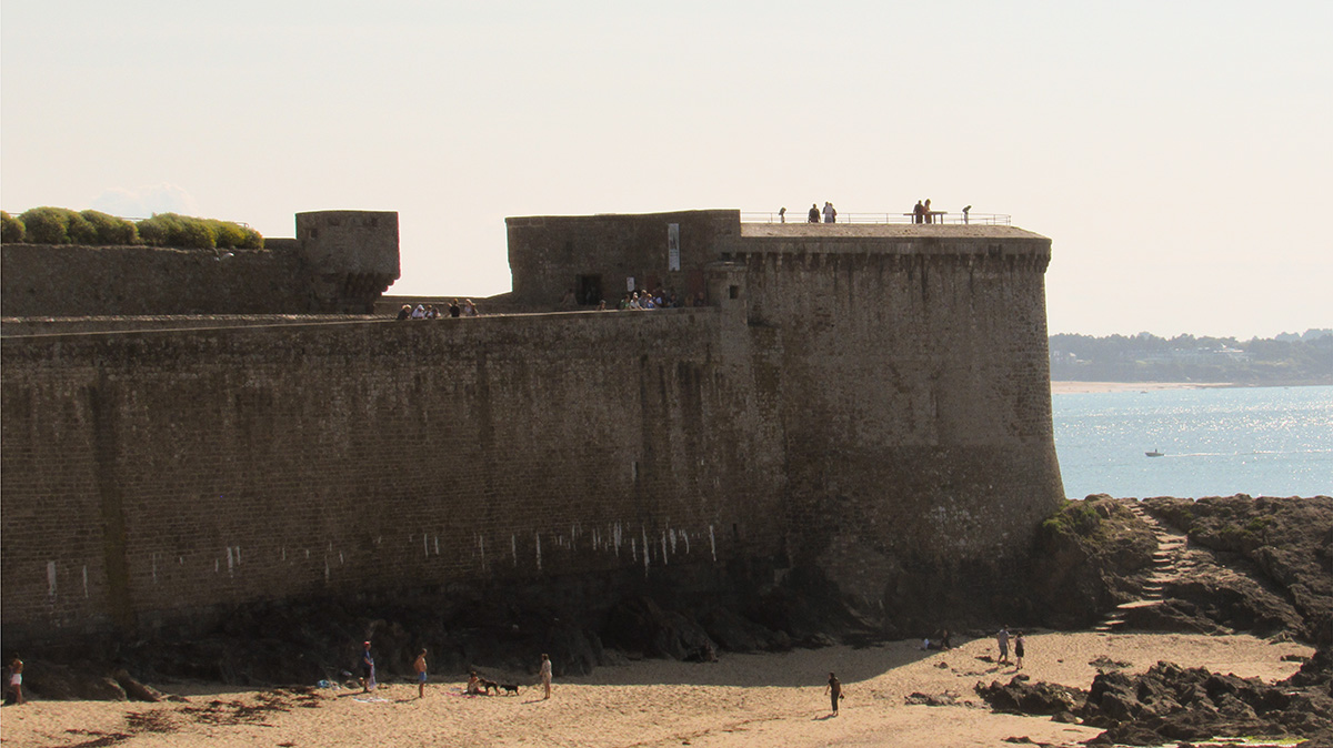 Torre Bidouane vista do Forte da Rainha